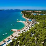 Rezort Amadria Exclusive *